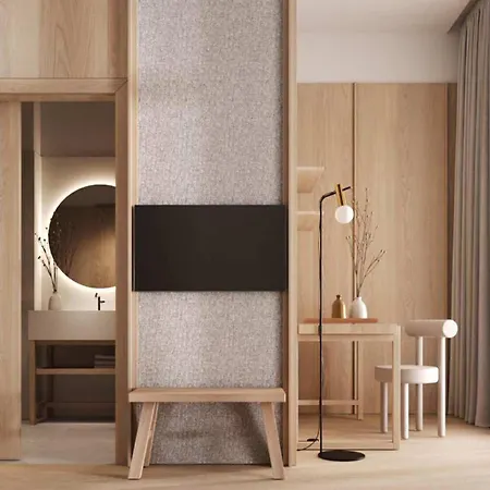 Fortyplusone - Newly Renovated! Hotel 4*