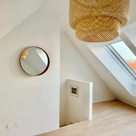 Modern 4 Room-apartment With Free Parking *