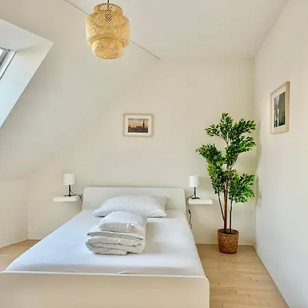Modern 4 Room-apartment With Free Parking