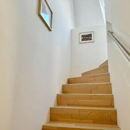 Modern 4 Room-apartment With Free Parking Apartment *