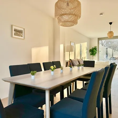 Apartment Modern 4 Room-apartment With Free Parking