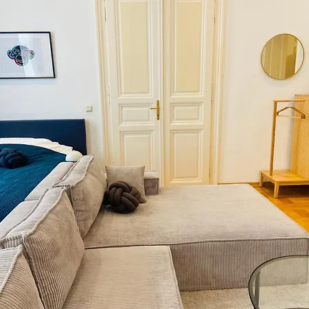 Servus Homes - Friends & Family * Vienne
