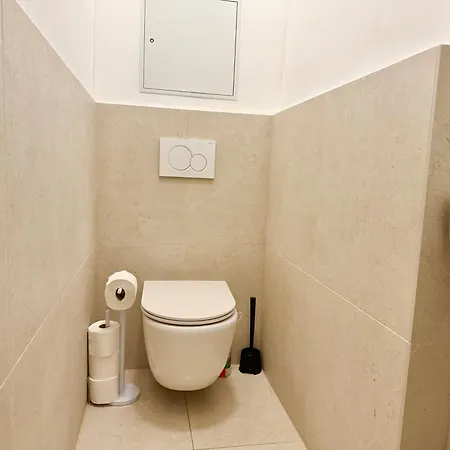 Apartament Renovated With Balcony