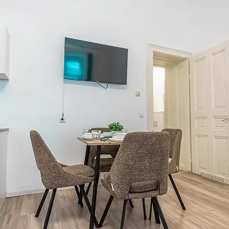 Apartment Elegant 1br - Great For Long *