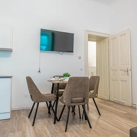 Apartment Elegant 1br - Great For Long *