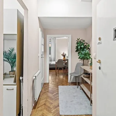 3 Min To U3 Neubaugasse I Fast Wifi Apartment
