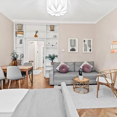 3 Min To U3 Neubaugasse I Fast Wifi Apartment