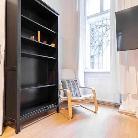Spacious 2br Apt, Ideal For Long Apartment *