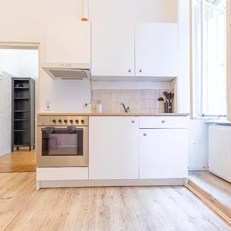 Spacious 2br Apt, Ideal For Long Apartment Vienna