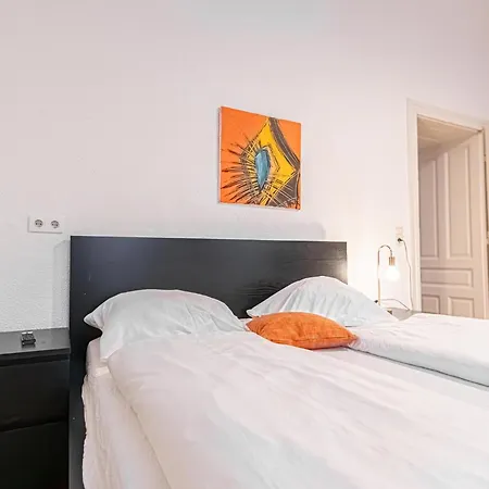 Spacious 2br Apt, Ideal For Long