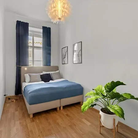 Close To Shopping Street I 2 Minutes To Naschmarkt