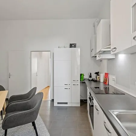 Close To Shopping Street I 2 Minutes To Naschmarkt ウィーン