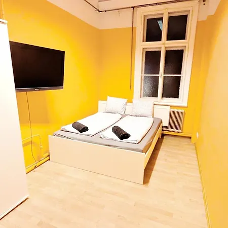 Spacious For Group - 15 Min From Airport & Center, 5 Min From Main-bus Station Ez11 Apartment Vienna