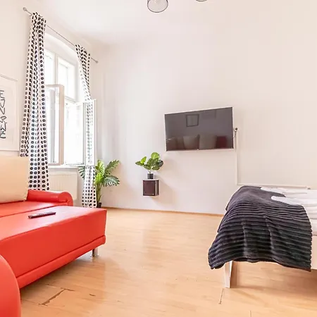 Apartment Viennese 3br Apt. Near Wiener Stadthalle & *