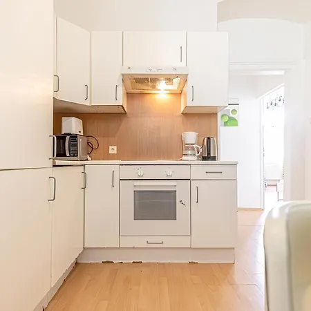 Sweet 3br Shared Near Wiener Stadthalle & 维也纳
