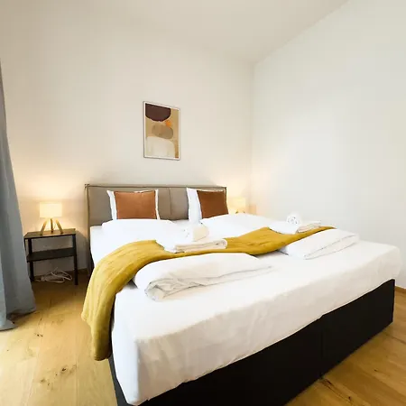 Hills Living Apartahotel *
