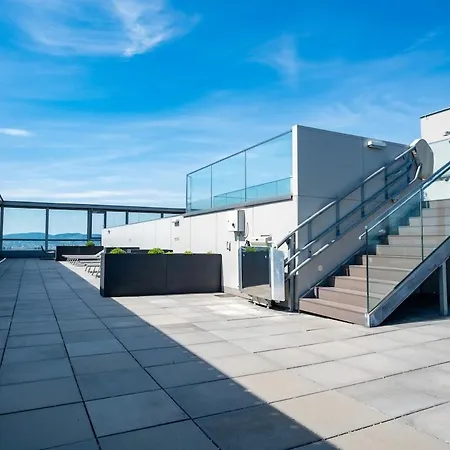 Apartament High Rise Balcony I Roof Pool I Close To Metro Viena