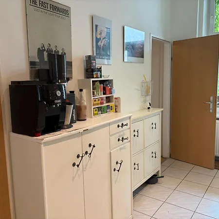 Gruen, Ruhig Und Zentral, Grosses Mit Gruenblick Apartment