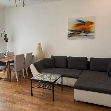 Gruen, Ruhig Und Zentral, Grosses Mit Gruenblick Apartment Vienna