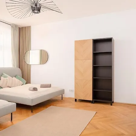 Apartament 16 Guests I 4br I Near Danube I 5 Min To U1