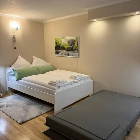 City And Wellness Oase, House Floor, Garden, Jacuzzi, Small Breakfast, Close To U1 Station Viena
