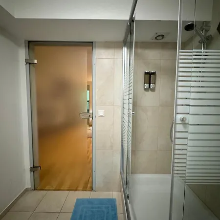 City And Wellness Oase, House Floor, Garden, Jacuzzi, Small Breakfast, Close To U1 Station * Viena