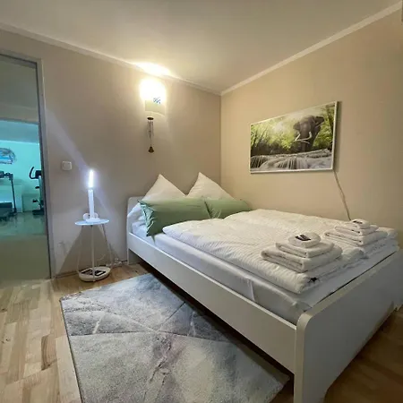 Apartamento City And Wellness Oase, House Floor, Garden, Jacuzzi, Small Breakfast, Close To U1 Station