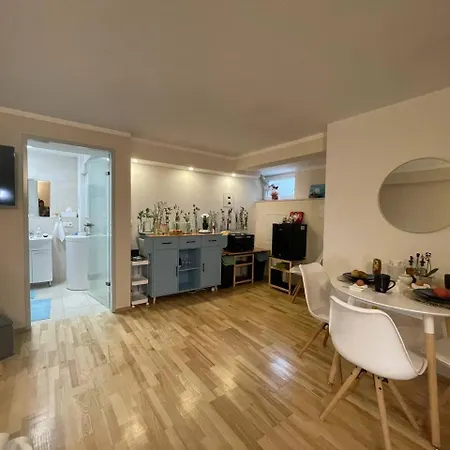 City And Wellness Oase, House Floor, Garden, Jacuzzi, Small Breakfast, Close To U1 Station Viena