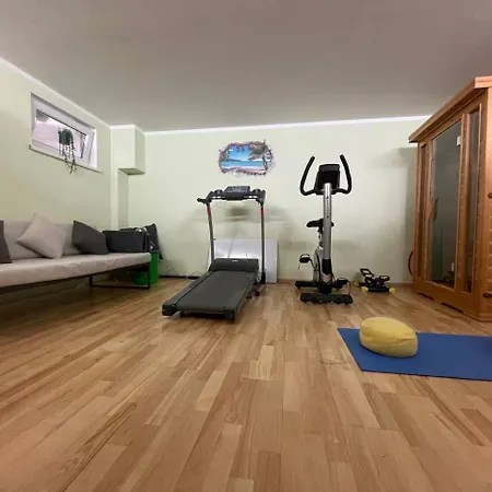 Apartamento City And Wellness Oase, House Floor, Garden, Jacuzzi, Small Breakfast, Close To U1 Station *
