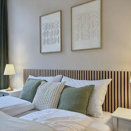 Modern Bright I Close To S-bahn I 5 Min To Shopping Mall Apartment