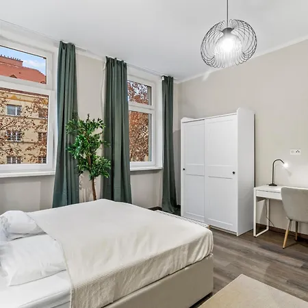 Modern Bright I Close To S-bahn I 5 Min To Shopping Mall Apartment *