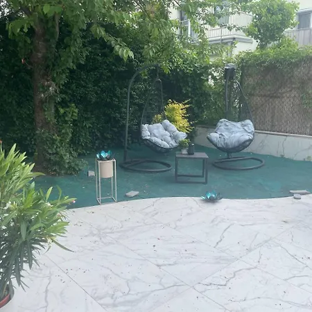 And Wellness Oase, House Floor, Garden, Jacuzzi, Small Breakfast, Close To U1 Station Apartament
