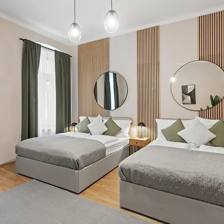 Long Term Stay I 5 Minutes To Metro I Next To Belvedere Palace Apartmán