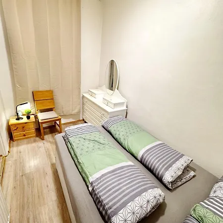 Lovely - 15 Min From Airport & Center, 5 Min From Main-bus Station Ez10a Apartament *