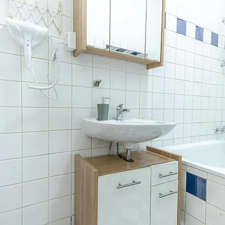Apartmán Lovely 1br & 1lr For 5p In The Heart Of *