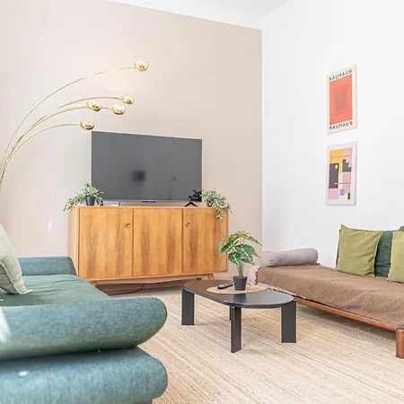 Lovely 1br & 1lr For 5p In The Heart Of *
