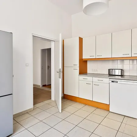 3 Bedrooms I 110 Square Meter I Walk To Sights