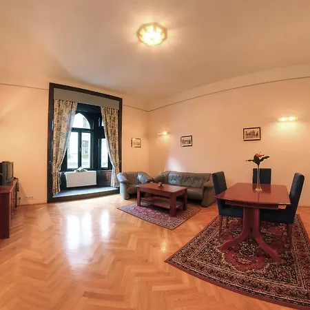 Carlton Opera 3*