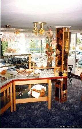 Hotel Ekazent Schoenbrunn 3*
