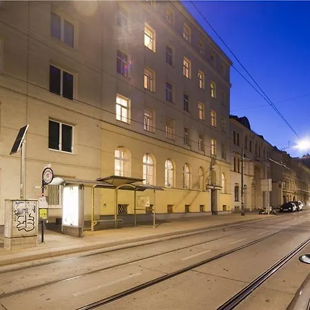 Hostel & Kaiser 23