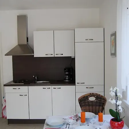 Florian Apartment *
