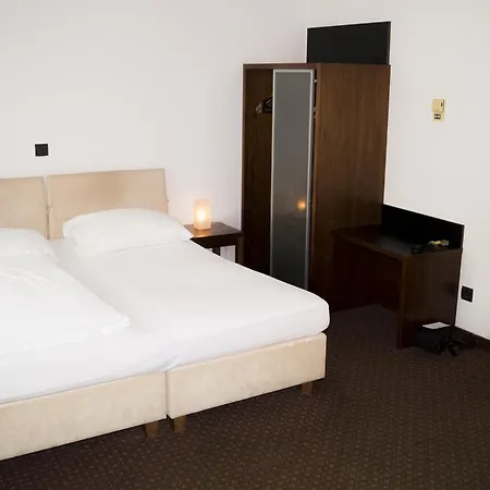 Hillinger Hotel 3*