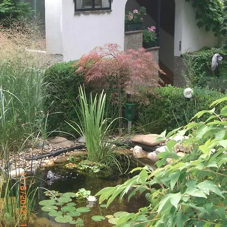 Grinzinger Gartenidylle * Vienna