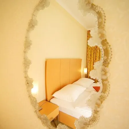 Hotel Strandhotel Alte Donau 4*