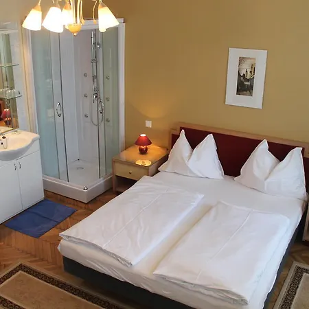 Hotel Rustler 2*