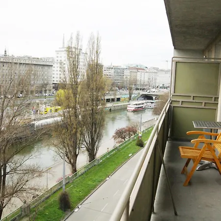 Apartment Amici Urania Vienna