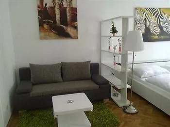 Checkvienna - Siebenbrunnengasse Viena
