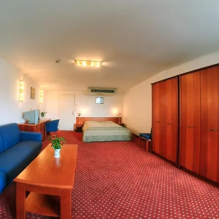 Carlton Opera Aparthotel Wien