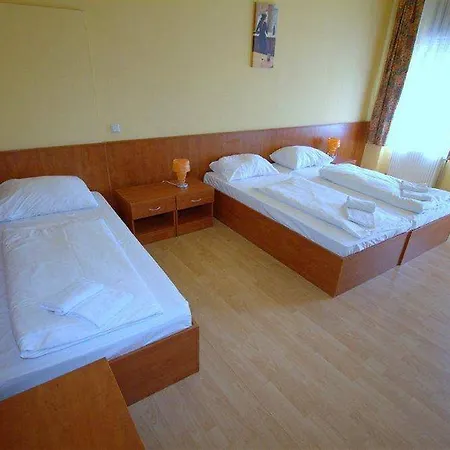 In Hernals Hotel 2*