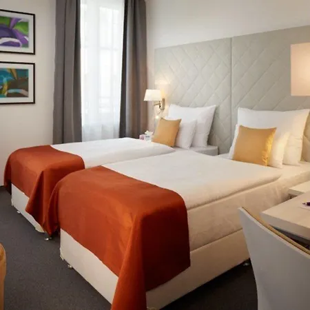 Fortyplusone - Newly Renovated! Wenen